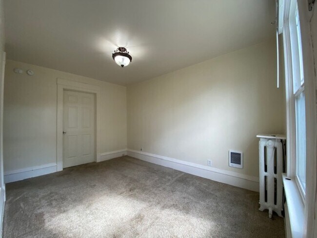 Foto del edificio - 1432 W Knox Ave