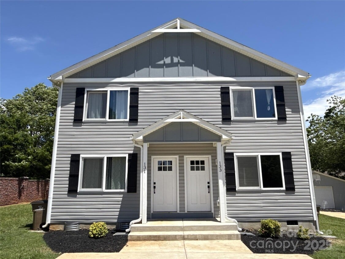 Primary Photo - 133 Openview Dr