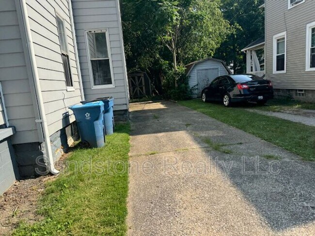 Foto del edificio - 1834 E 30th St