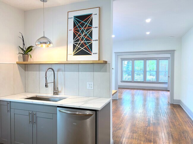 Foto del edificio - 3761 Maxwell St