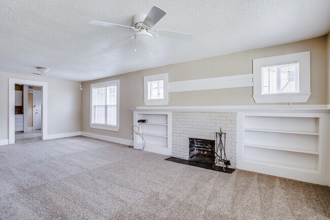 Building Photo - Pre-leasing for July!