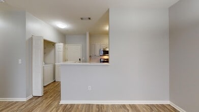 Interior Photo - 14 North