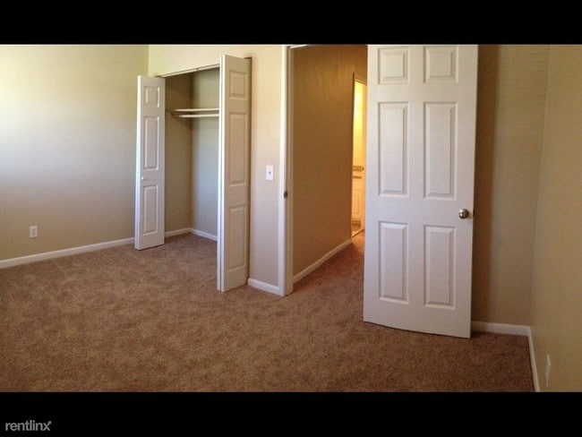 Building Photo - 6145 Longchamp Dr