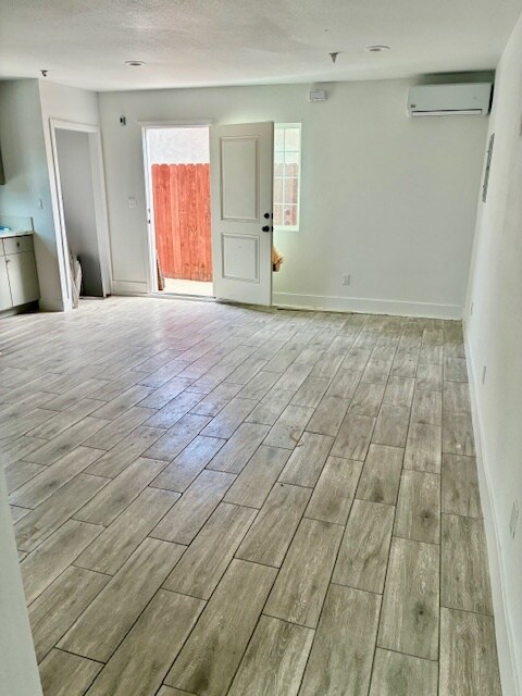 Foto del edificio - 9619 Juniper St