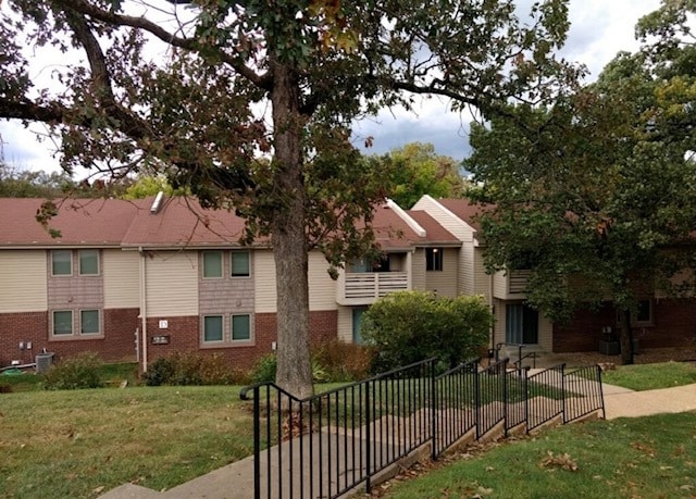 Building Photo - 32 Woodglen Apartment