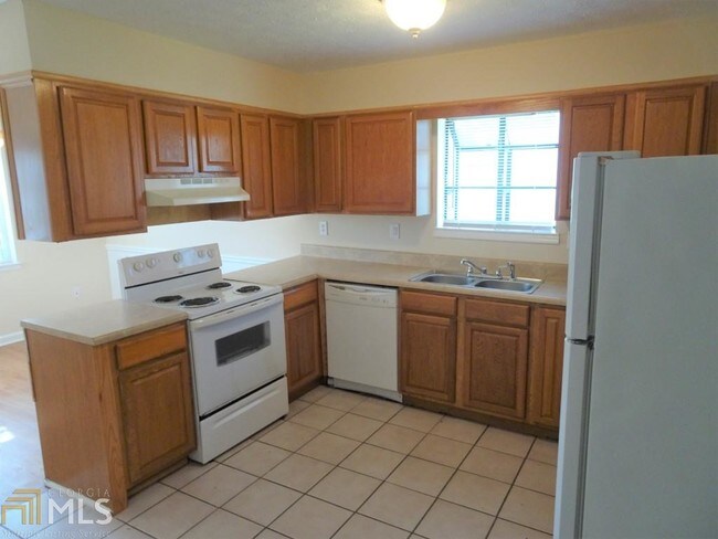 Building Photo - 1745 Hunting Creek Dr SE