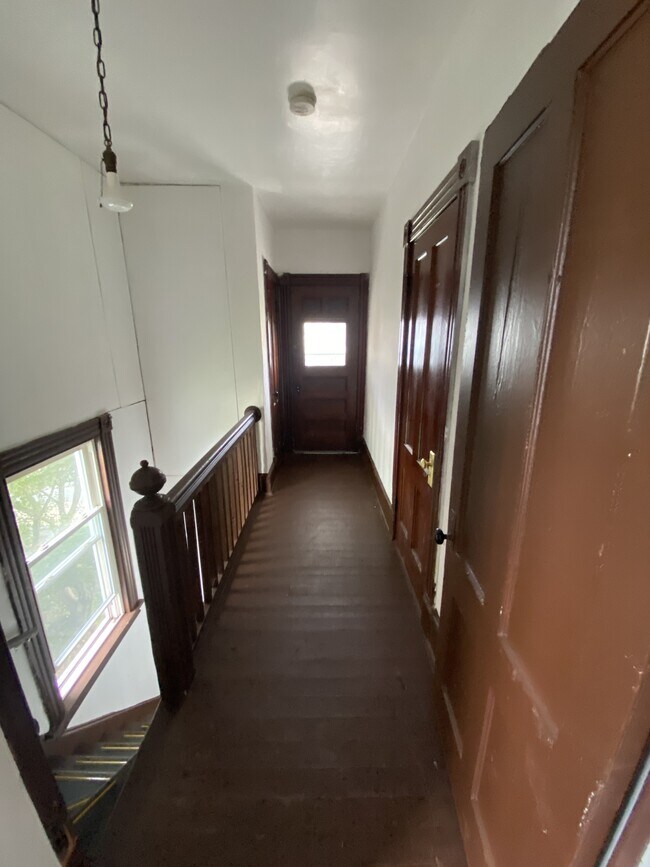 Building Photo - 153 Jubilee St