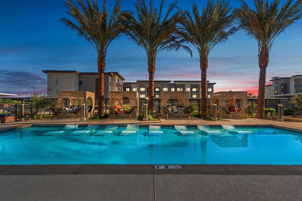 Soltra at San Tan Apartments 1690 S San Tan Village Pky Gilbert, AZ