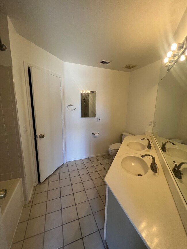 Foto del edificio - 4556 W Ivanhoe St