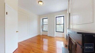 Building Photo - 196 W 108th St