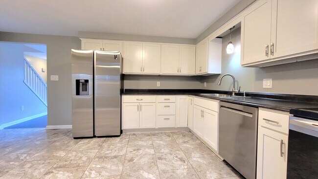 Building Photo - 231 Losson Rd