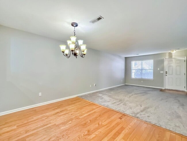 Building Photo - Coosaw Creek 3 bedroom Townhome
