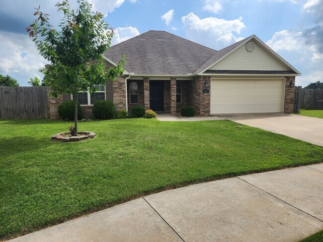 Foto del edificio - 2607 Whispering Woods Ct