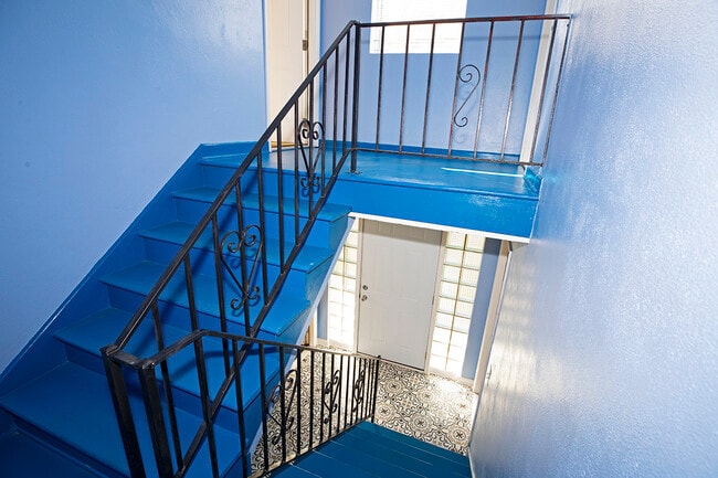 Building Photo - 849 W 30th St