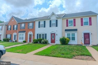 Building Photo - 9836 Plaza View Way