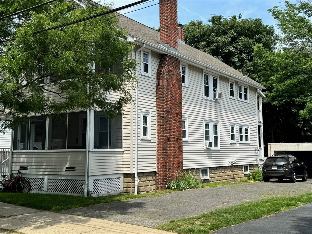 Primary Photo - 18 King St