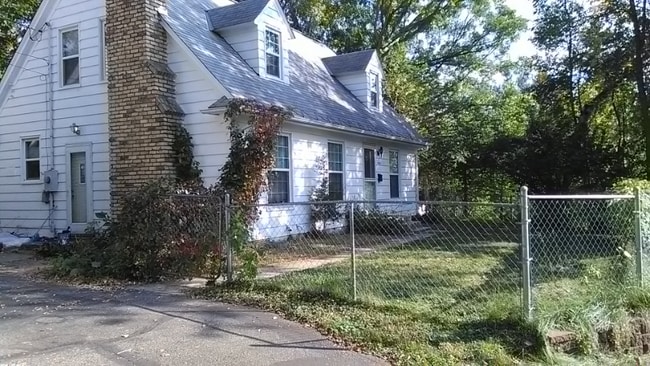 Building Photo - 2650 France Ave N