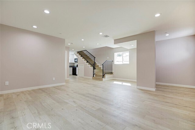 Building Photo - 15557 Wyandotte St