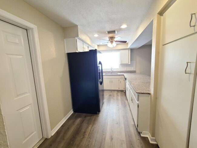 Building Photo - 373 Westwinds Dr