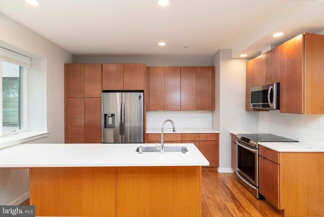 Foto del edificio - 7111 Germantown Ave
