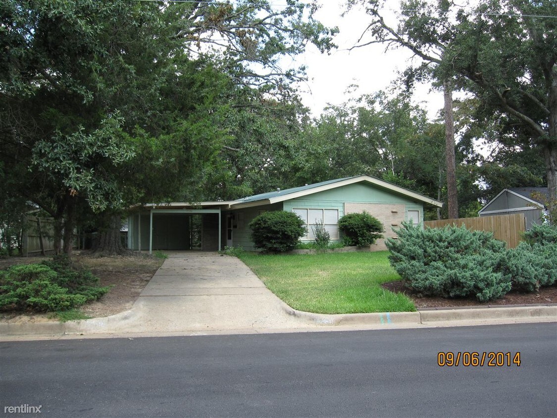 Foto principal - 3 br, 1.5 bath House - 2306 E Devine St