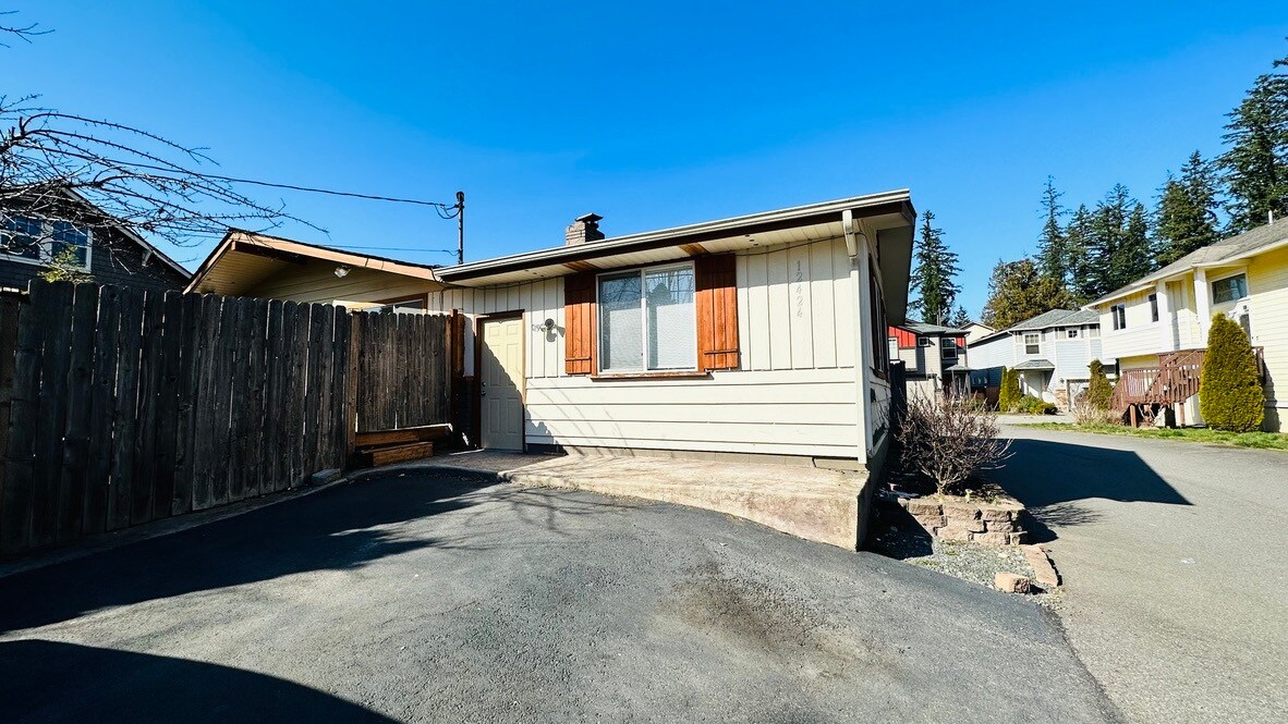 12424 28th Ave W, Everett, WA 98204 House Rental in Everett, WA