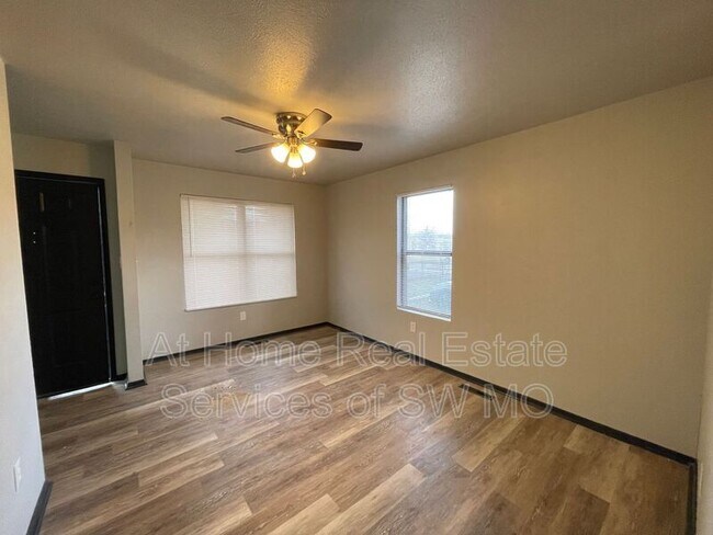 Foto del edificio - 1224 W Calhoun St
