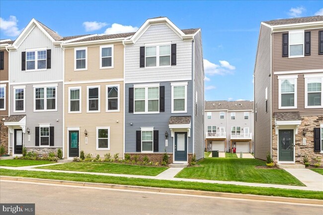 Building Photo - 211 Anthem St