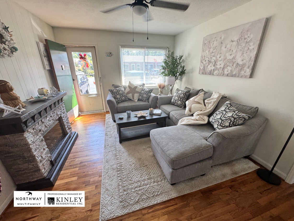 Primary Photo - Meadowood Apartments