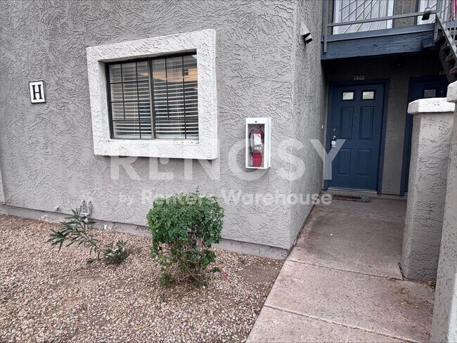 Foto del edificio - 15402 N 28th St