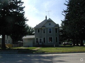 Building Photo - 1204 S Cedar Ave
