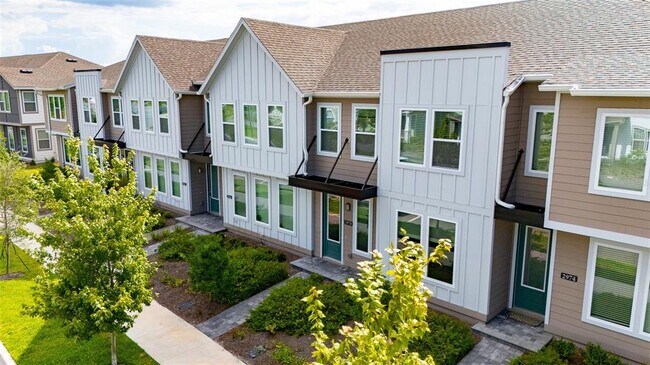 Building Photo - 2970 Voyager Ave