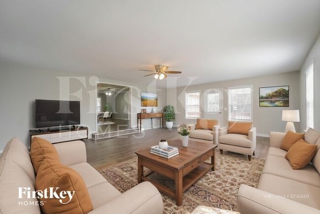 Building Photo - 308 Eisenhower Dr