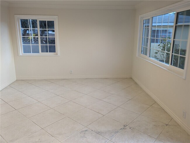 Foto del edificio - 2341 Lewis St