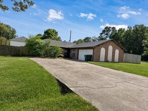 Building Photo - 1747 Burning Tree Rd