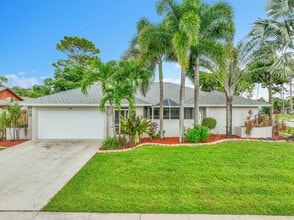Building Photo - 614 Azure Ave