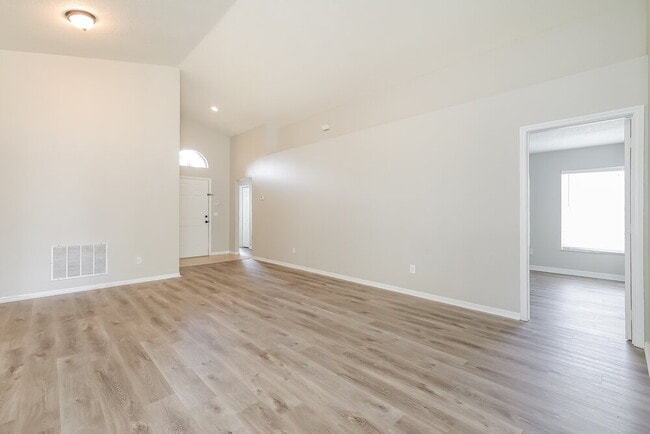 Foto del edificio - 2628 Sunningdale Dr