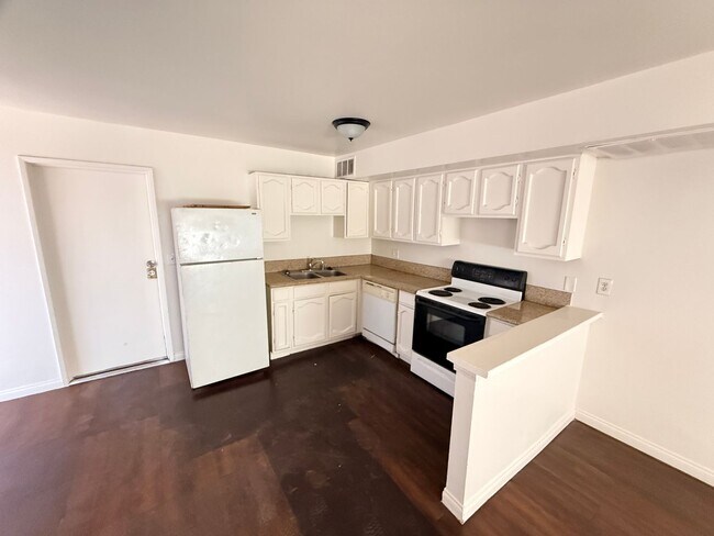 Foto del edificio - 5165 Gray Ln