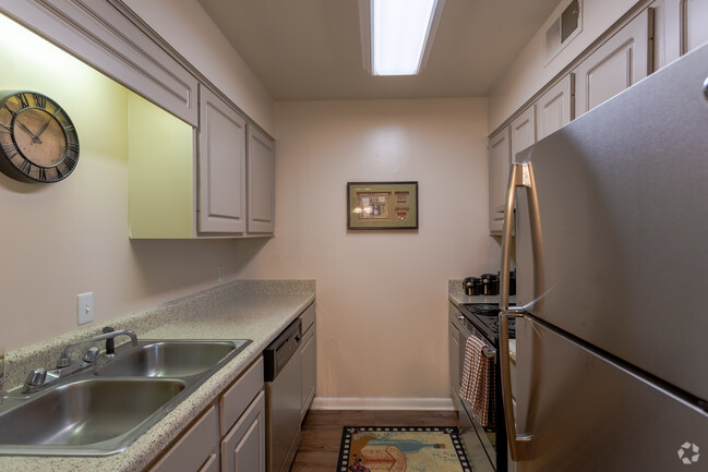 1BR,1BA - Woods of Lakeland