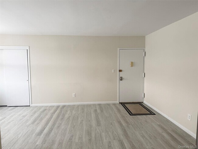 Foto del edificio - 3 Toms Point Ln