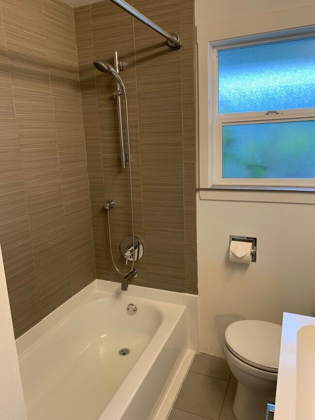 Bathtub and Shower - 927 N 80th St