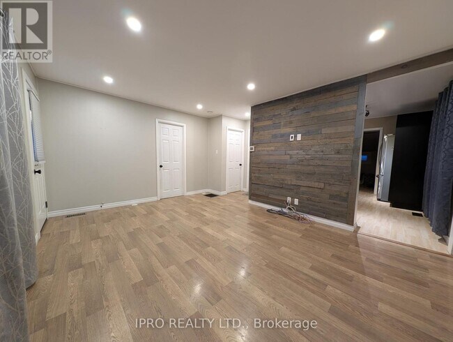 Building Photo - 145 Eby St