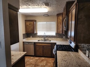 Building Photo - 715 Beechbend Dr