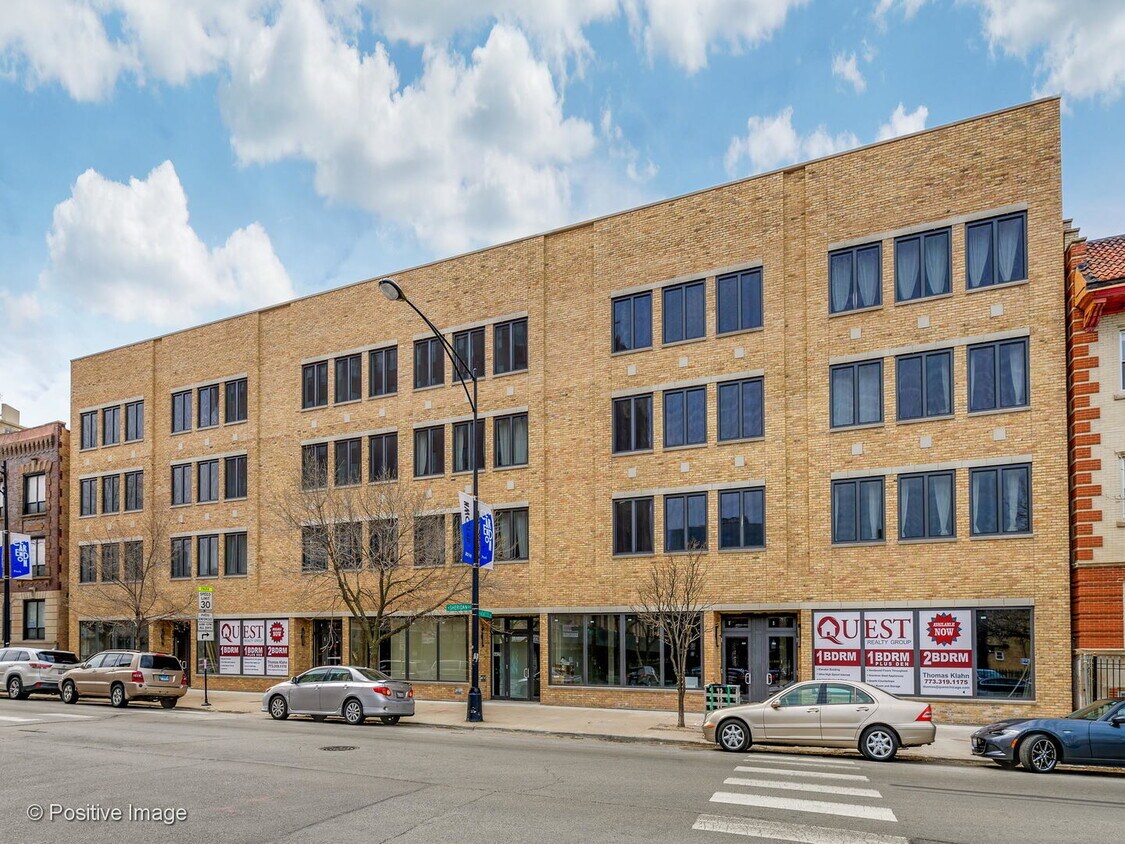 Foto principal - 4428 N Sheridan Rd