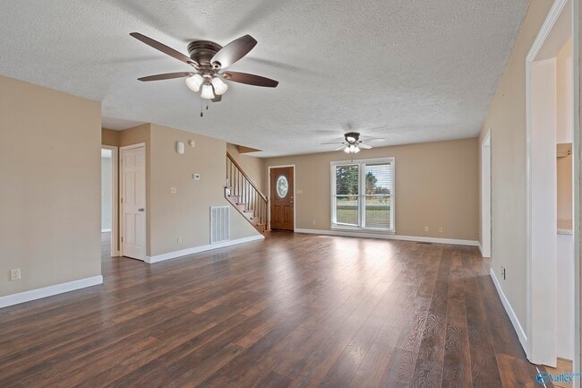 Foto del edificio - 15153 New Cut Rd