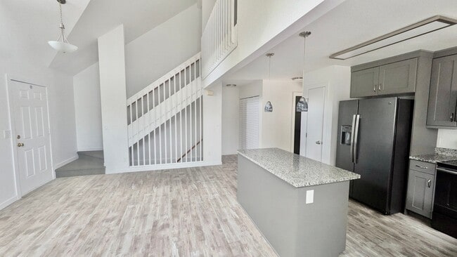 Building Photo - 2929 Ross Dr