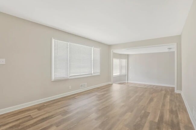Building Photo - 2585 Hatfield Cir SE