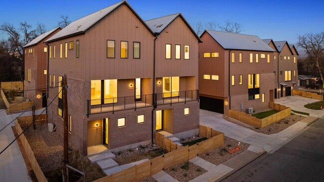 Building Photo - 732 Springdale Rd