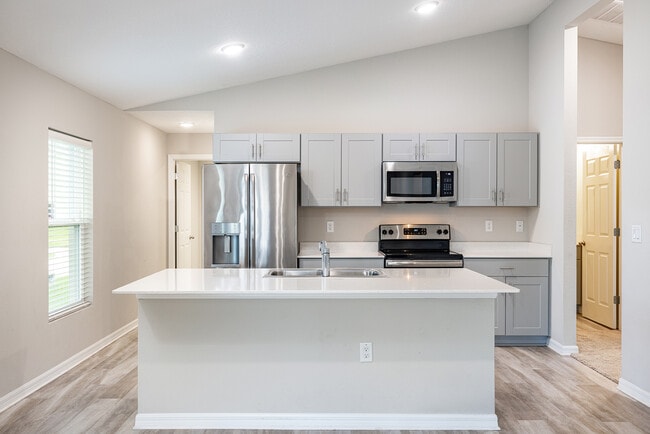 Building Photo - 13011 Pennybrook Dr