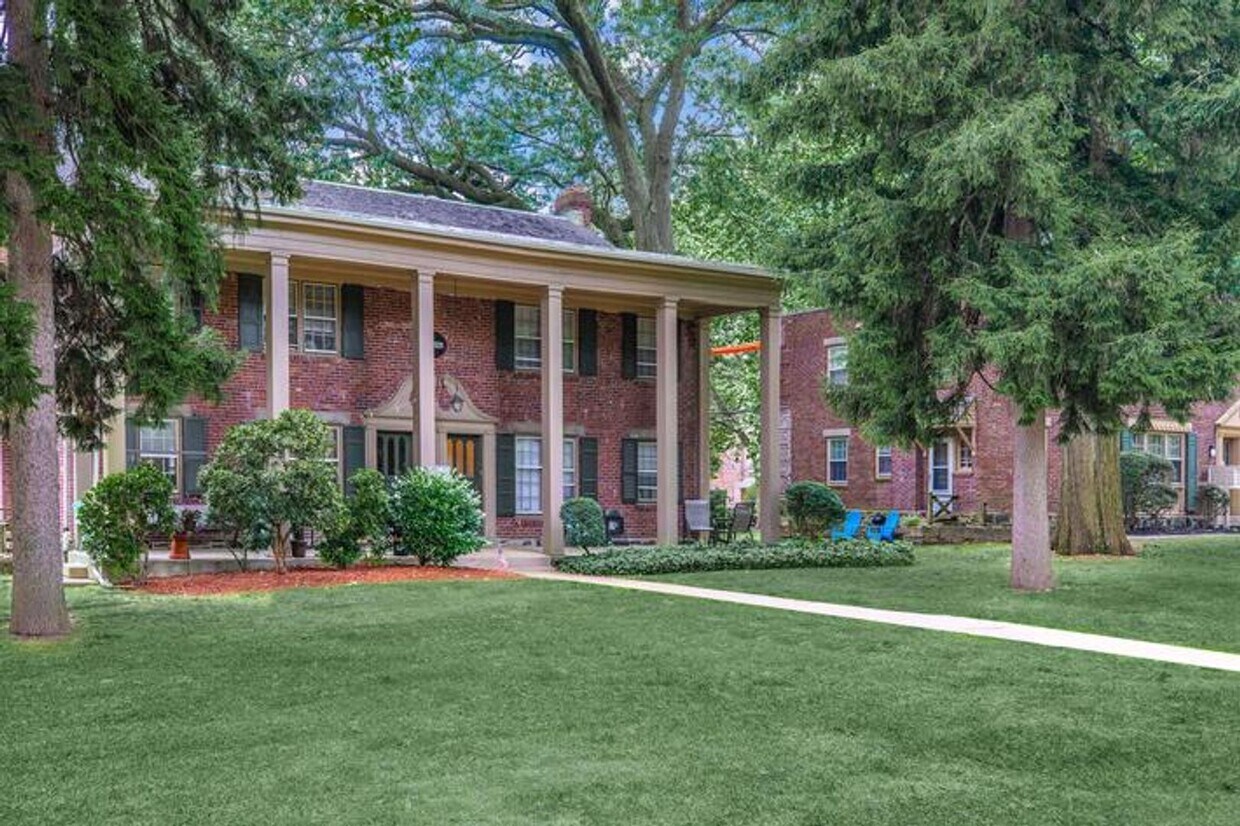 Photo - 2826 Midvale Ave-